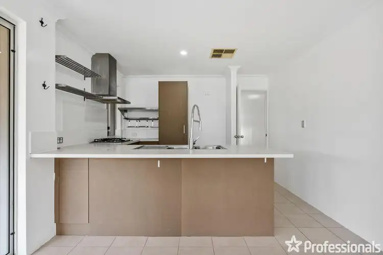 Fifth view of Homely house listing, 4 Fennell Crescent, Wattle Grove WA 6107