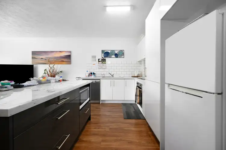 Fourth view of Homely apartment listing, 2/112 Stanhill Drive, Chevron Island QLD 4217