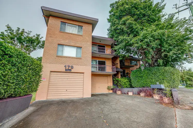 1/179 Sir Fred Schonell Drive, St Lucia QLD 4067