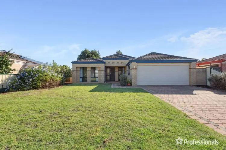 8 Babbler Court