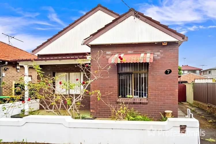 7 Frederick Street, Canterbury NSW 2193