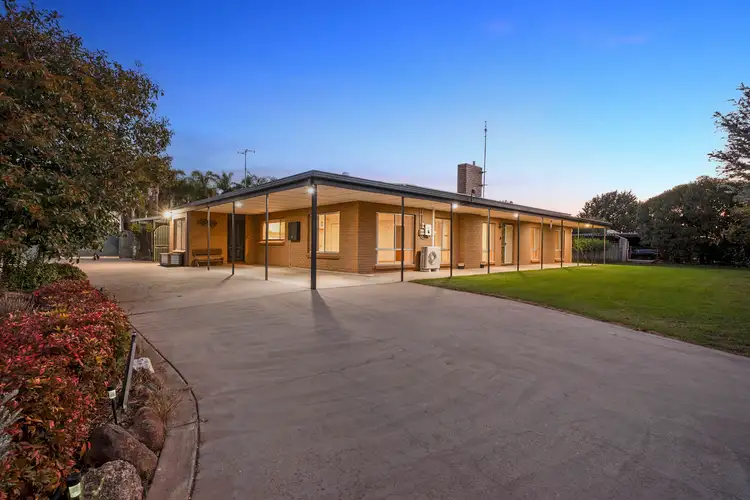 24 Devine Road, Kialla West VIC 3631