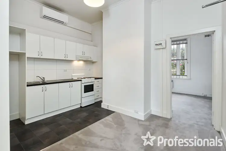 2/32 Grey Street, St Kilda VIC 3182