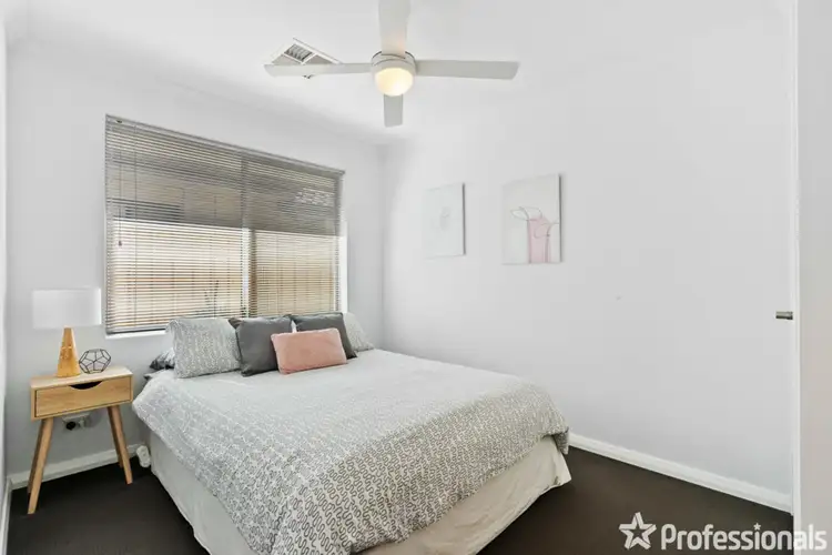 Sixth view of Homely house listing, 2 Myall Close, Wattle Grove WA 6107