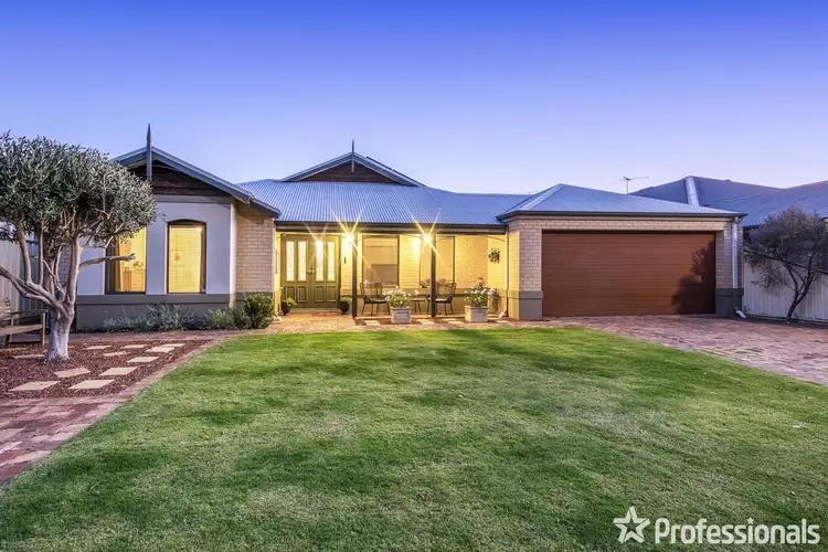 Main view of Homely house listing, 33 Gillings Parade, Wattle Grove WA 6107