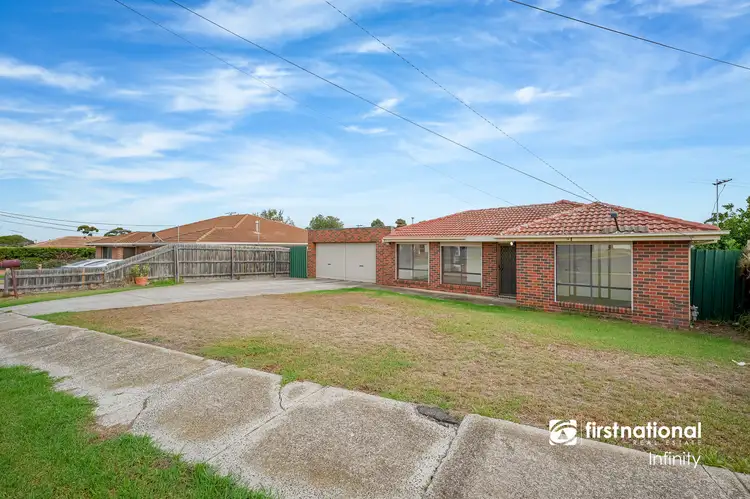 17 Kerrison Avenue, St Albans VIC 3021
