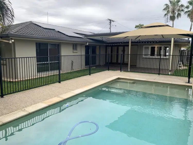 30 Naranga Avenue, Broadbeach Waters QLD 4218