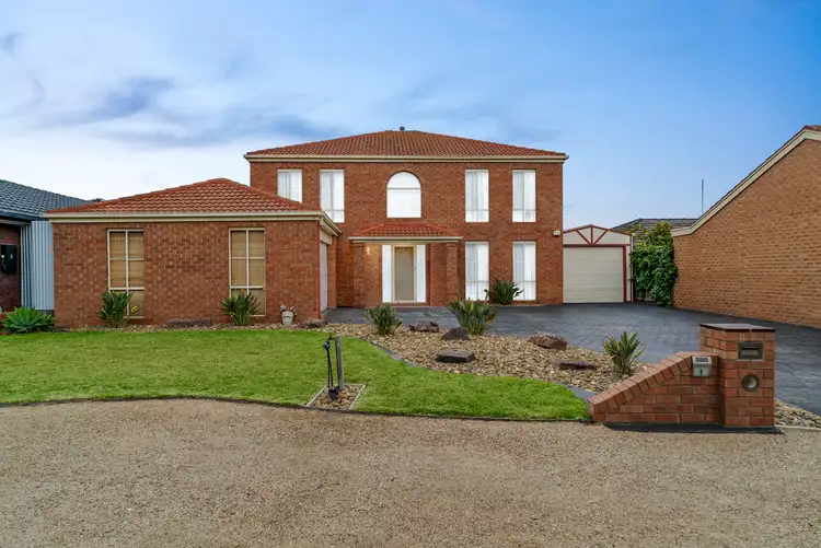 1 Lyrebird Court, Taylors Lakes VIC 3038