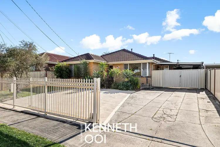 33 Shalimar Crescent, Dandenong North VIC 3175