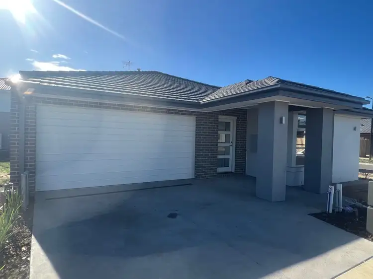 12 Paley Circuit, Mount Duneed VIC 3217