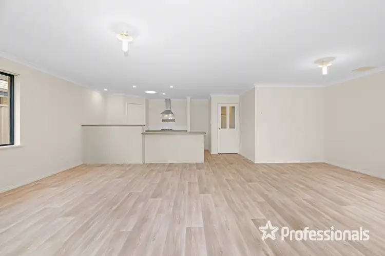 Sixth view of Homely house listing, 4a Nemcia Close, Yakamia WA 6330