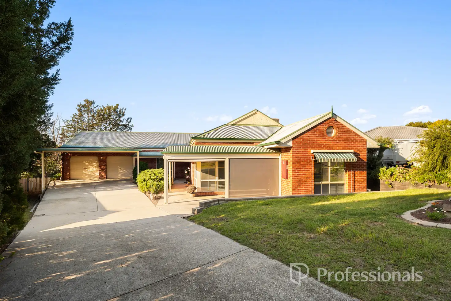Main view of Homely house listing, 2 Kerferd Court, West Wodonga VIC 3690