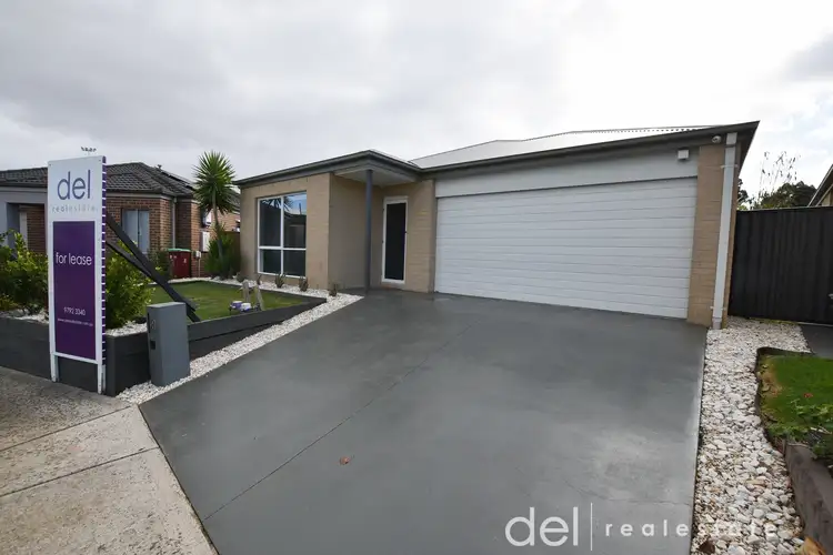 8 Camolina Way, Clyde North VIC 3978
