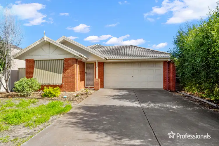 7 Ordsall Close, Caroline Springs VIC 3023
