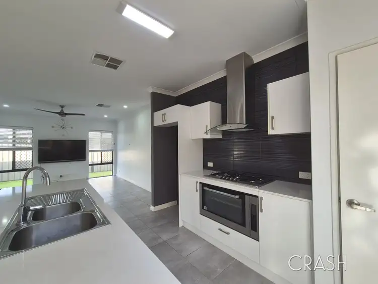 Second view of Homely house listing, 11 Torino Crescent, Piara Waters WA 6112