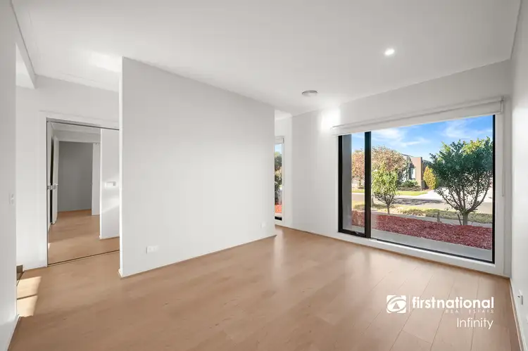 13 Compton Street, Truganina VIC 3029