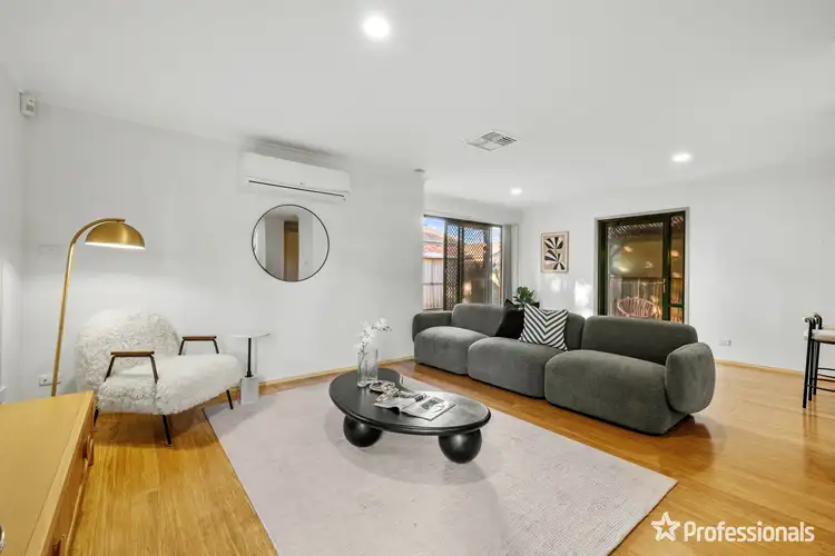 Fourth view of Homely house listing, 6 Mahlan Close, Hillside VIC 3037