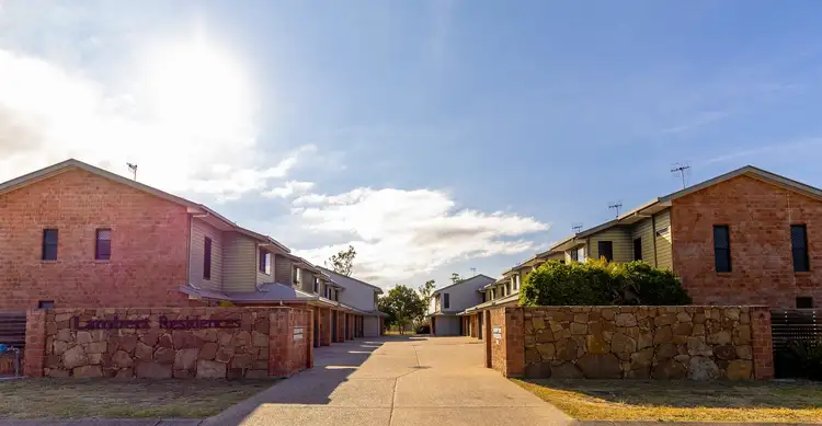 9/8-10 LAMBERT Drive, Moranbah QLD 4744