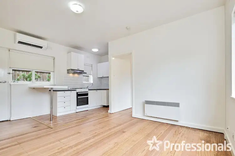 2/4 Newton Court, St Kilda VIC 3182