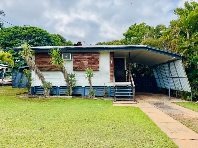 7 LAWRENCE Street, Moranbah QLD 4744