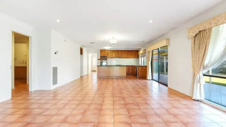 Fifth view of Homely house listing, 2 Arbour Court, Shepparton VIC 3630