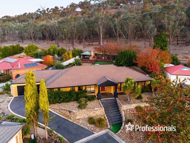 Second view of Homely house listing, 2 Madden Place, Wodonga VIC 3690