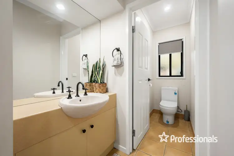 Fifth view of Homely house listing, 2 Madden Place, Wodonga VIC 3690
