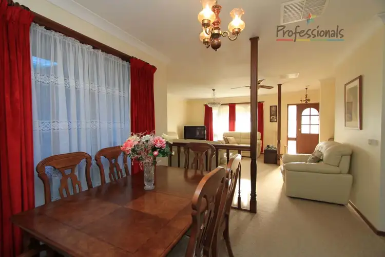 Third view of Homely house listing, 7 Evans Court, Wodonga VIC 3690
