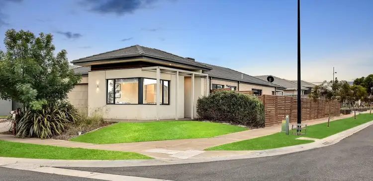 32 Luxor Drive, Fraser Rise VIC 3336