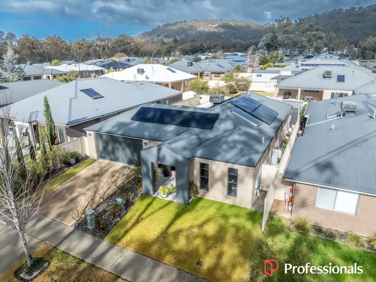 Third view of Homely house listing, 33 Axford Boulevard, Wodonga VIC 3690