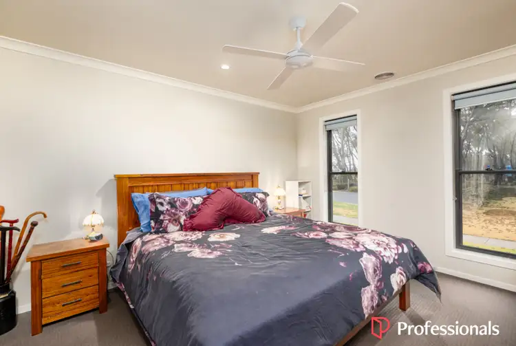 Fifth view of Homely house listing, 33 Axford Boulevard, Wodonga VIC 3690