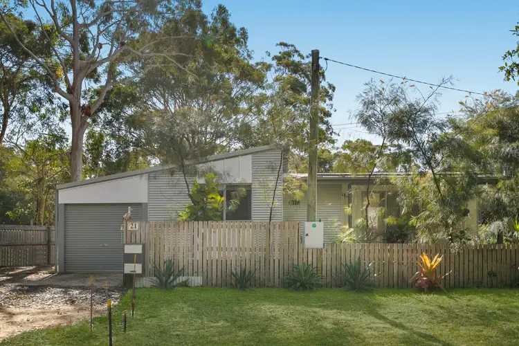 21 Stradbroke Drive