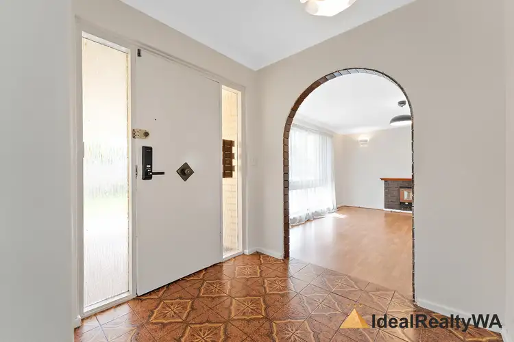 Second view of Homely house listing, 32 Glennon Way, Rossmoyne WA 6148