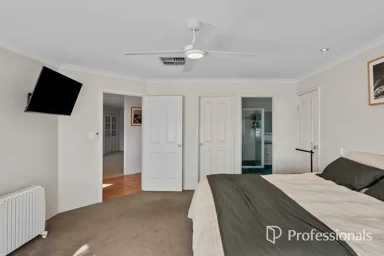 Sixth view of Homely house listing, 4 Sheriff Circuit, Wattle Grove WA 6107