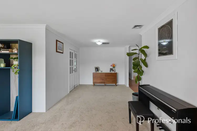 Seventh view of Homely house listing, 4 Sheriff Circuit, Wattle Grove WA 6107