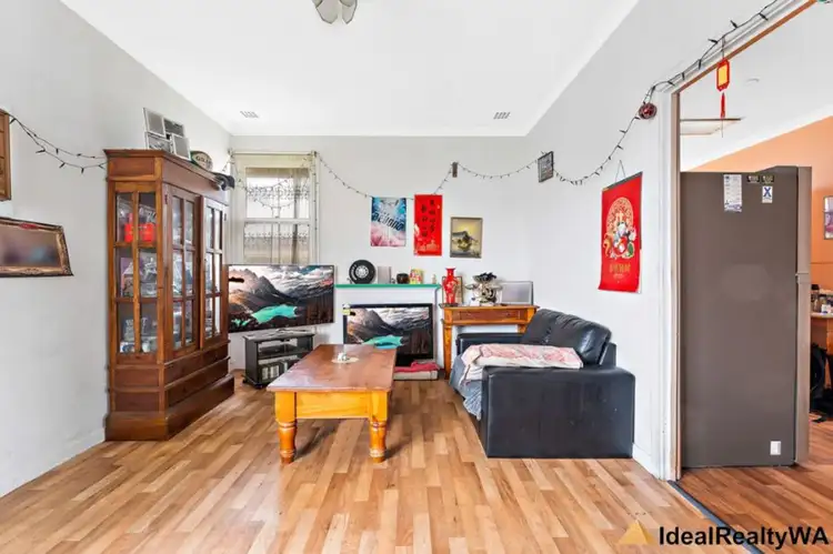 Second view of Homely house listing, 6 Middleton Street, Cloverdale WA 6105