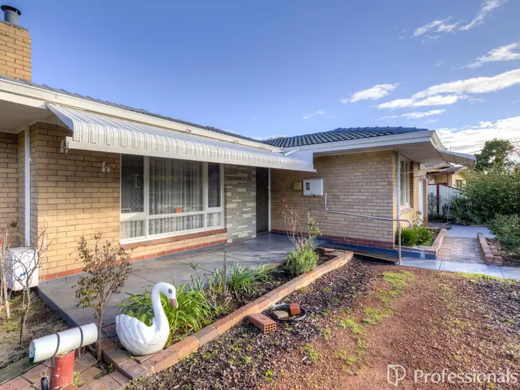 11 Badbury Road, Armadale WA 6112