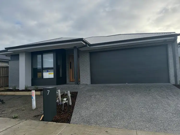 7 Ballina Crescent, Donnybrook VIC 3064