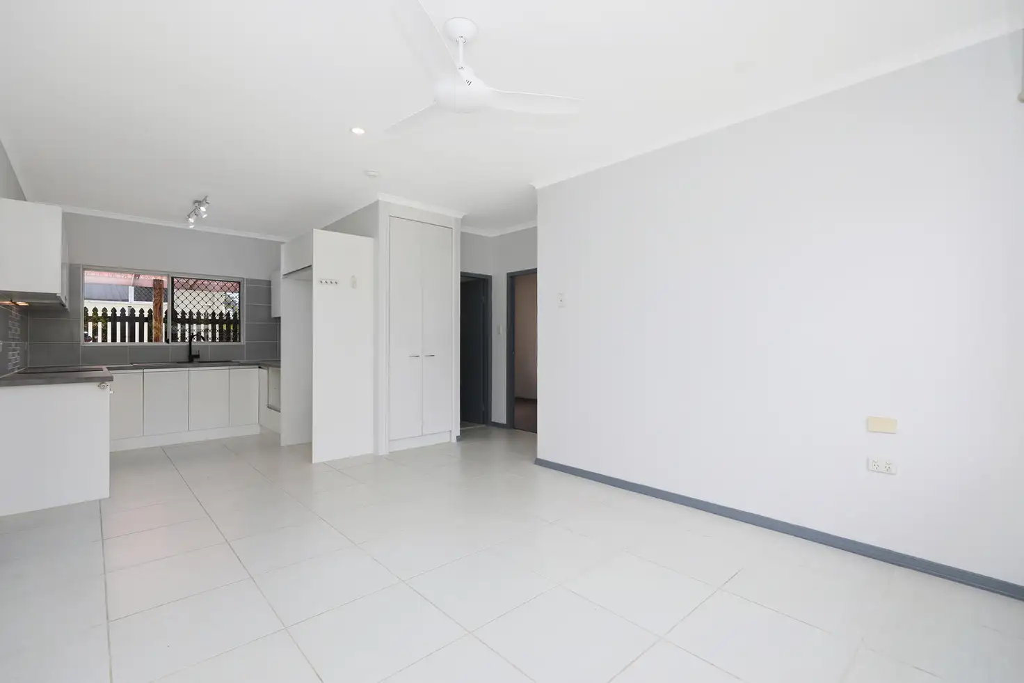 Main view of Homely unit listing, 5/8-10 Mount Peter Road, Edmonton QLD 4869