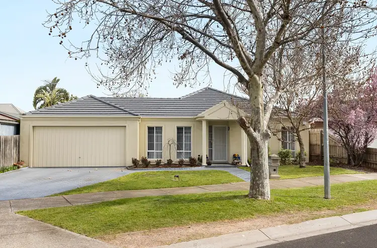 2 Oakmont Court