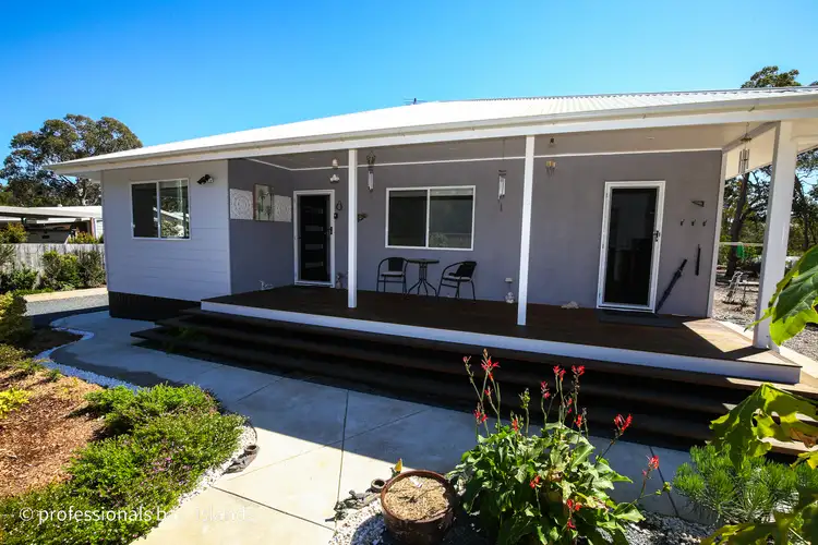 19-21 Wake Street, Macleay Island QLD 4184