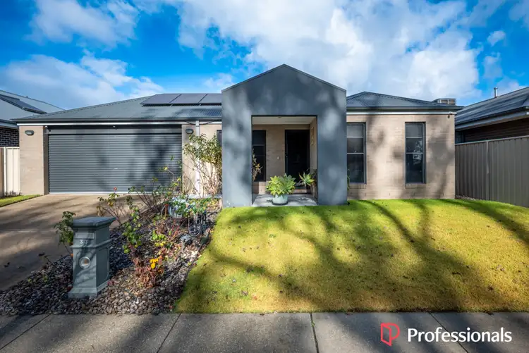 Main view of Homely house listing, 33 Axford Boulevard, Wodonga VIC 3690