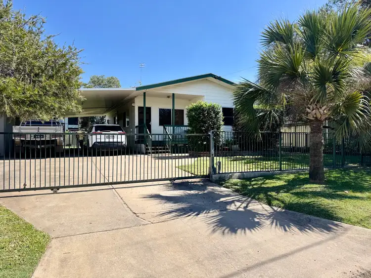 32 GOOLAGONG Crescent, Moranbah QLD 4744