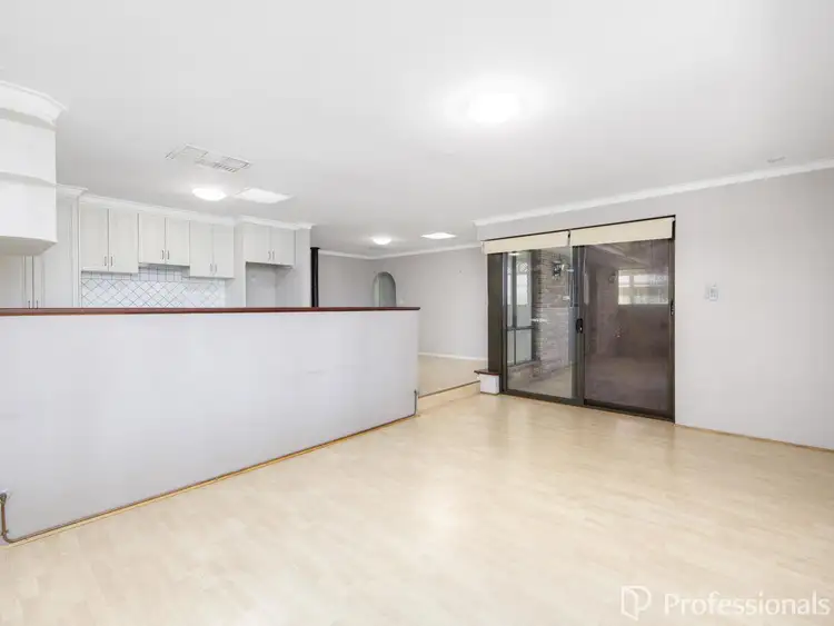 Sixth view of Homely house listing, 22 Woodlupine Court, Forrestfield WA 6058