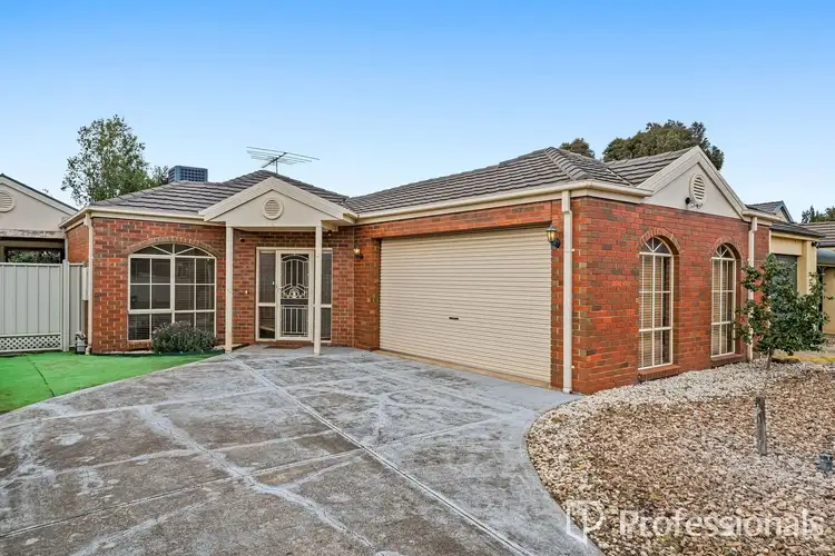 17 Emerald Court, Caroline Springs VIC 3023