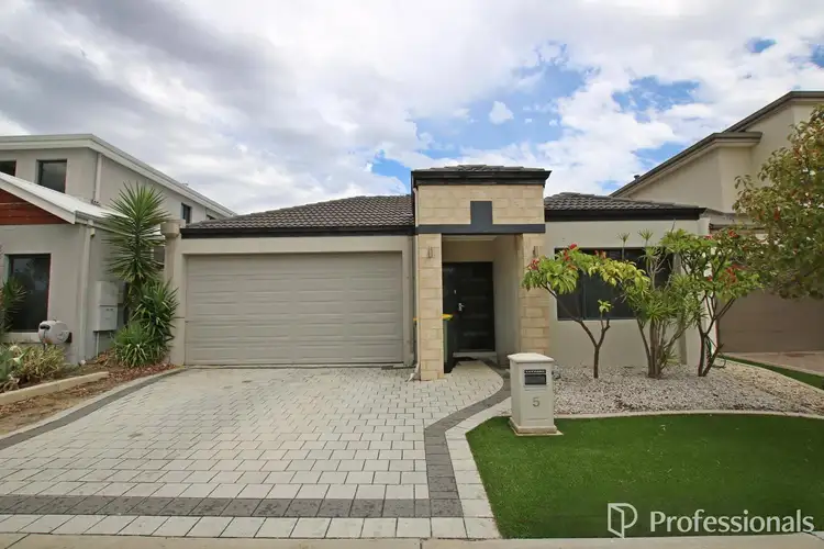 5 Macmillan Boulevard, Canning Vale WA 6155