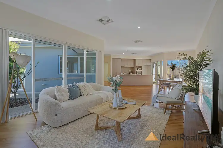 2A Dewey Street, Shelley WA 6148