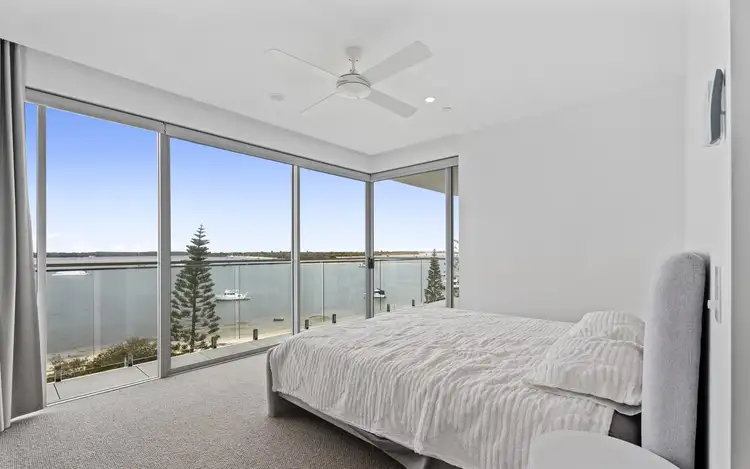 4/536 Marine Parade, Labrador QLD 4215