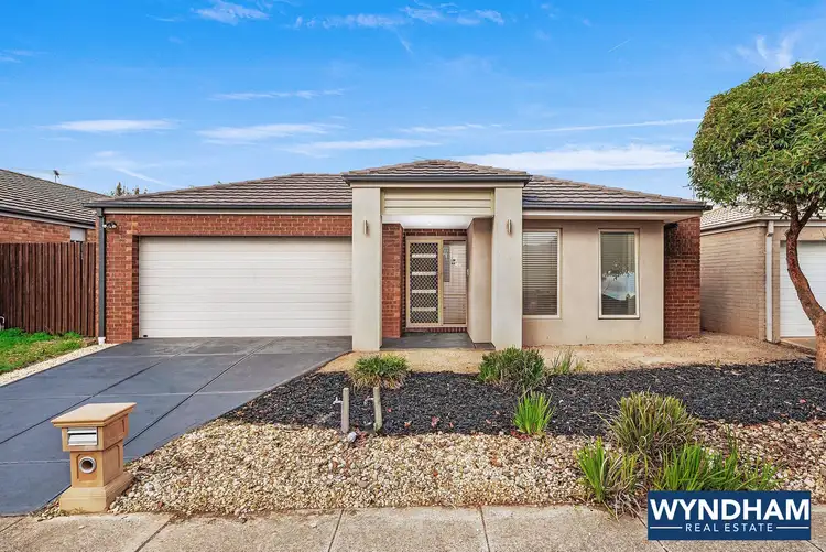 42 Eltham Parade, Manor Lakes VIC 3024