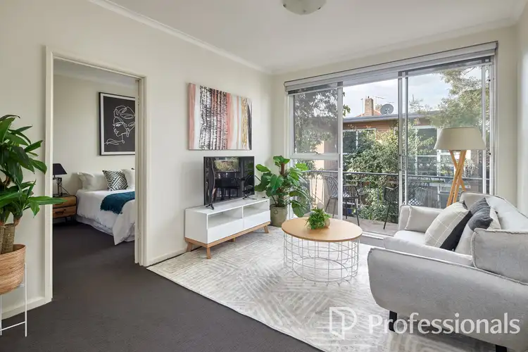 11/23 Robe Street, St Kilda VIC 3182